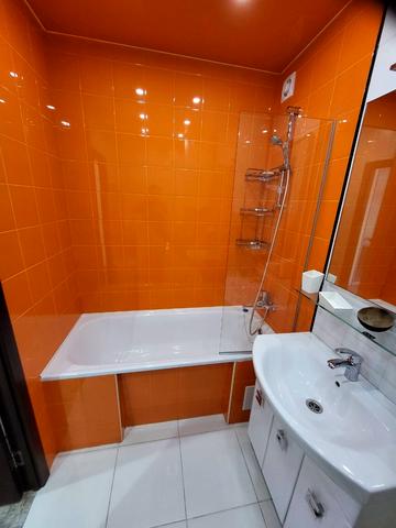 Богдана Хмельницького просп. (Героїв Сталінграда), 104