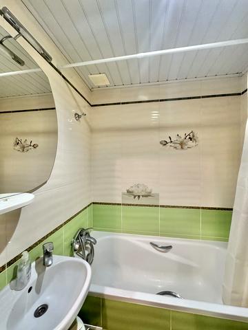 Олександра Аніщенка вул., 3