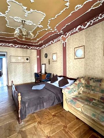 Велика Васильківська вул. (Червоноармійська), 54
