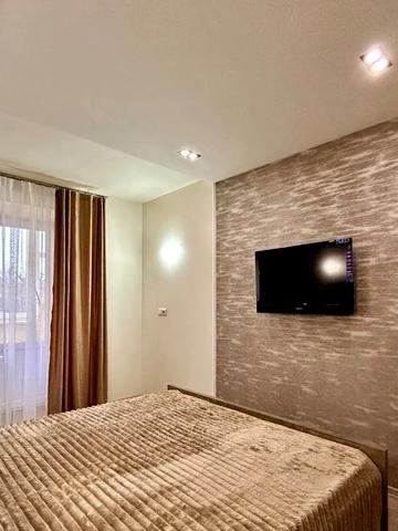 Незалежності вул., 148а