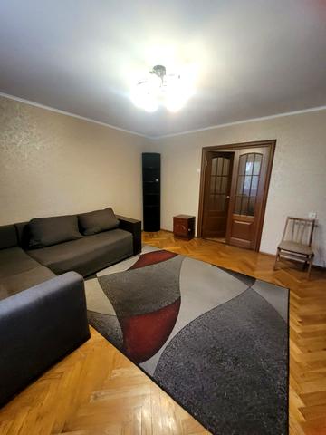 Китаївська вул., 11