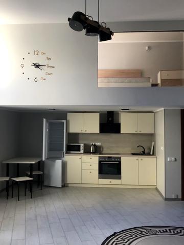 Варшавська вул., 11