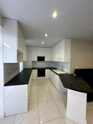 Володимира Івасюка вул., 19