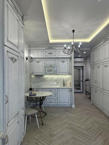 Набережна Перемоги вул., 7