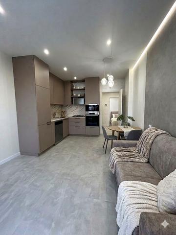 Володимира Навроцького вул., 37