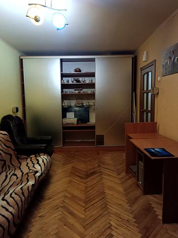 Познанська вул., 10