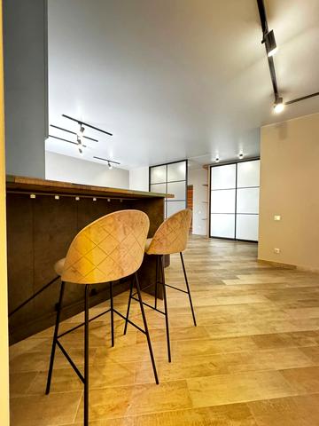 Пилипа Орлика вул., 1-Б