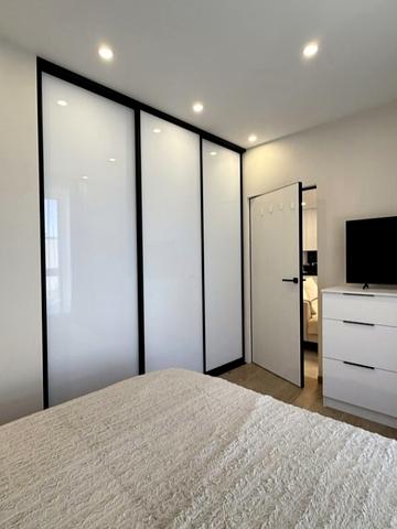 Весела вул., 35