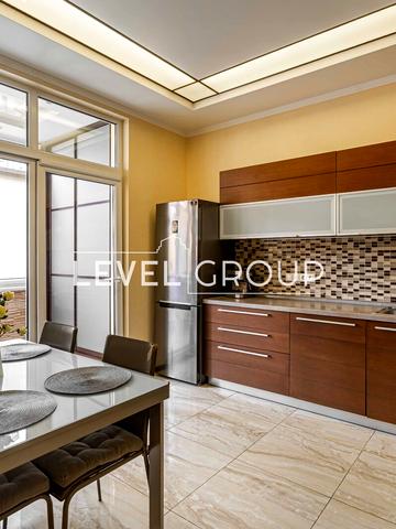 Золотоустівська вул., 52