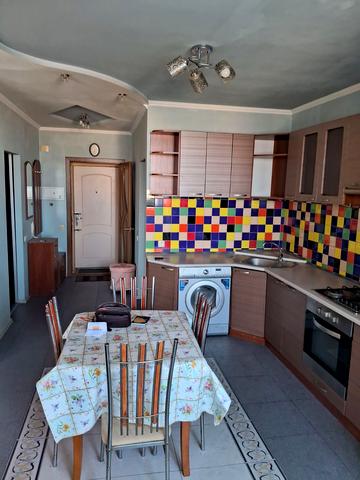 Старицького вул., 20/4