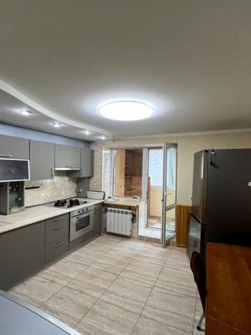 Євгена Чикаленка вул., 59к