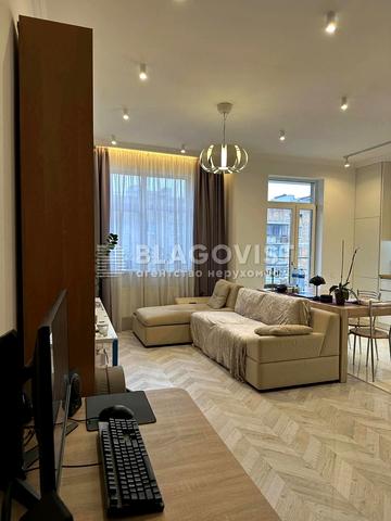 Саперне Поле вул., 12