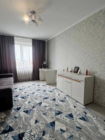 Молодіжна вул., 62