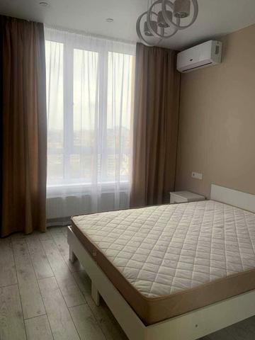 Каховська вул., 56