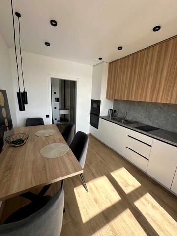 Олени Степанівни вул. (Ленінградська), 8