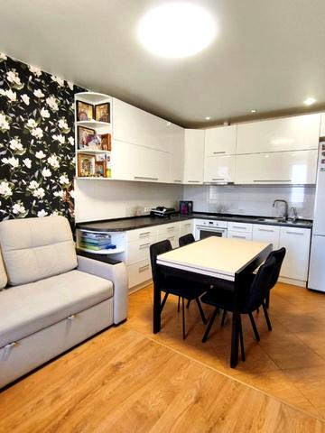 Академіка Сахарова вул., 50