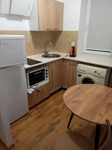 Олександра Поля просп., 14