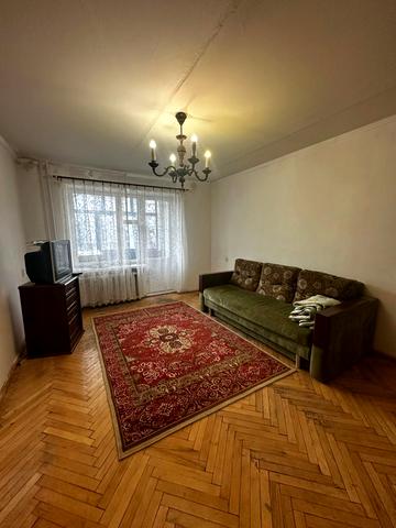 Івана Багряного вул., 49