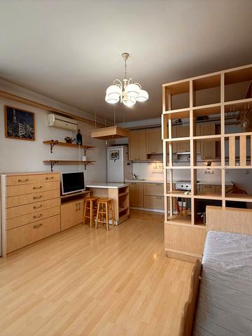 Миколи Бажана просп., 12