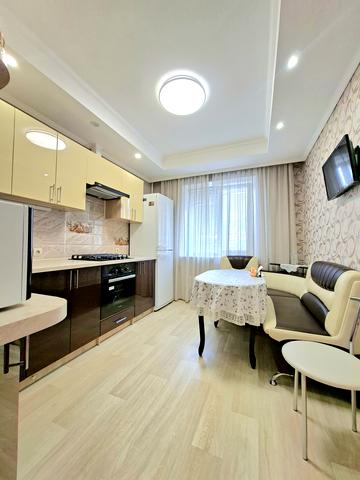 Дорошенка вул., 3