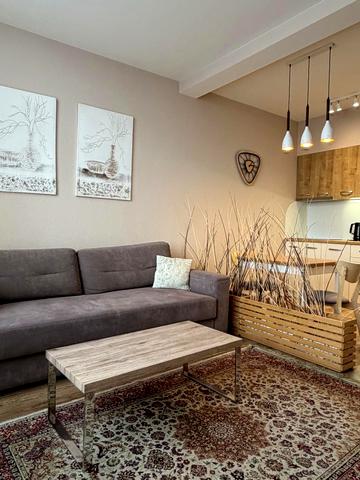 Гоголівська вул., 14