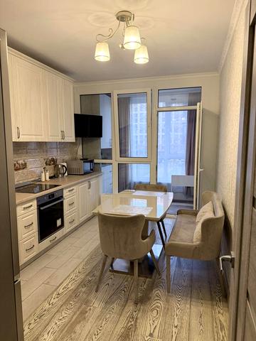 Європейського Союзу просп. (Правди), 41-А