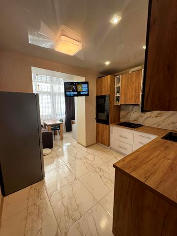 Бакинська вул., 1-Б