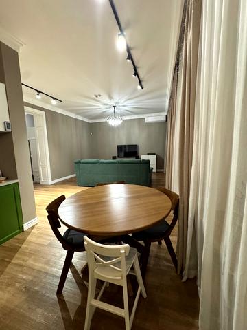 Базарна вул., 80