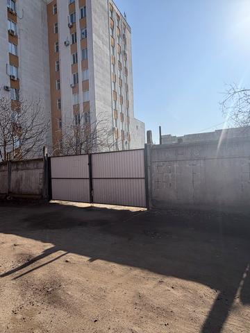Якубовського вул., 12
