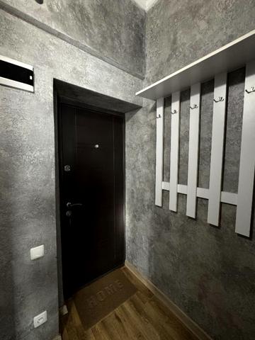 Дмитра Яворницького вул., 20