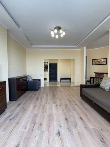 Миколи Міхновського бульв. (Дружби народів), 14-16