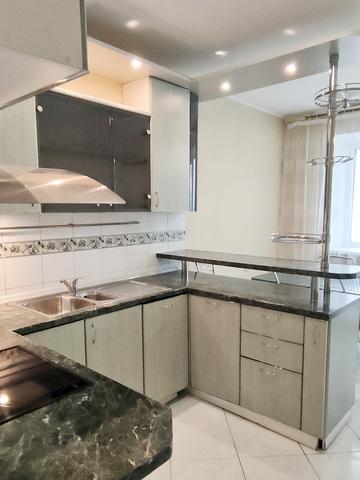 Володимира Івасюка просп. (Героїв Сталінграду), 12-Ж