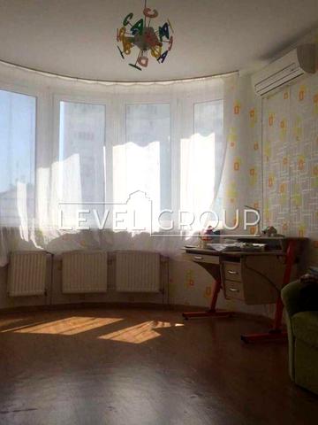 Єлизавети Чавдар вул., 11