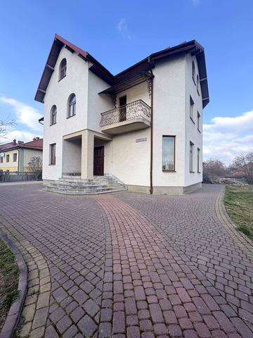 Геофізиків вул., 19