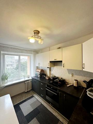 Івана Миколайчука вул., 8