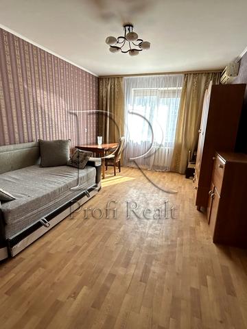 Миколи Закревського вул., 97