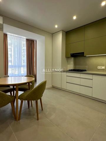 Незалежності вул., (Будинок 2)