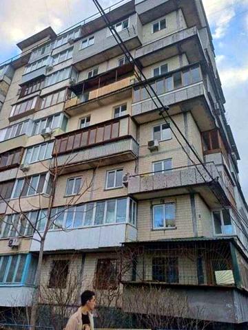 Оболонський просп., 10