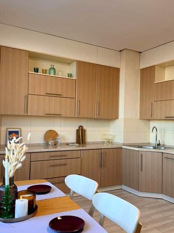 Академіка Ігоря Юхновського вул., 36