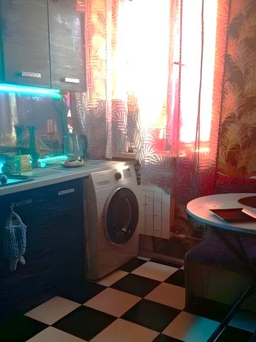 Космонавтів вул., 3