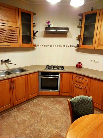 Пятницька вул., 61