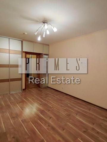 Воскресенська вул., 12-Б