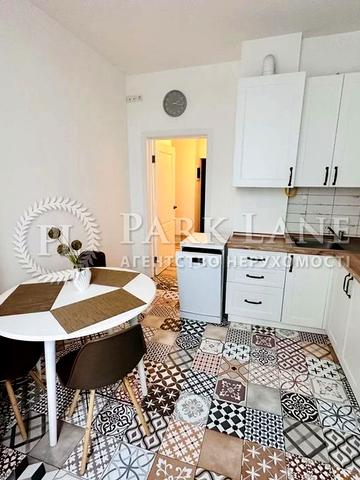 Академіка Писаржевського вул., 8