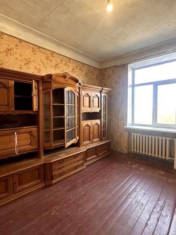 Незалежності вул. (Титова), 11