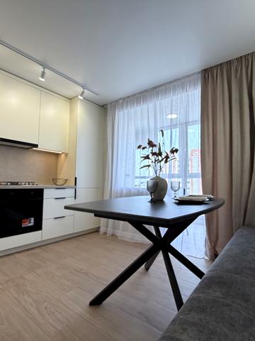 Володимира Великого вул., (Будинок 2)