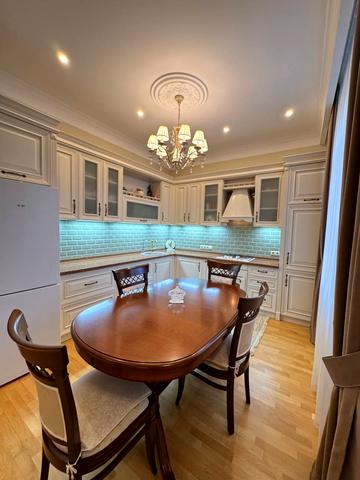 Академічна вул., 5