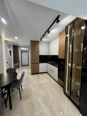 Миру вул., 25