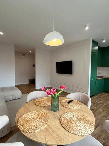 Богдана Хмельницького вул., (Будинок 3)