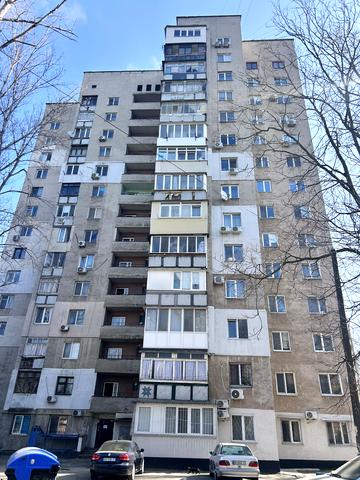 Академіка Корольова вул., 6