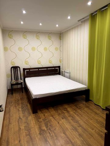 Поліська вул., 16